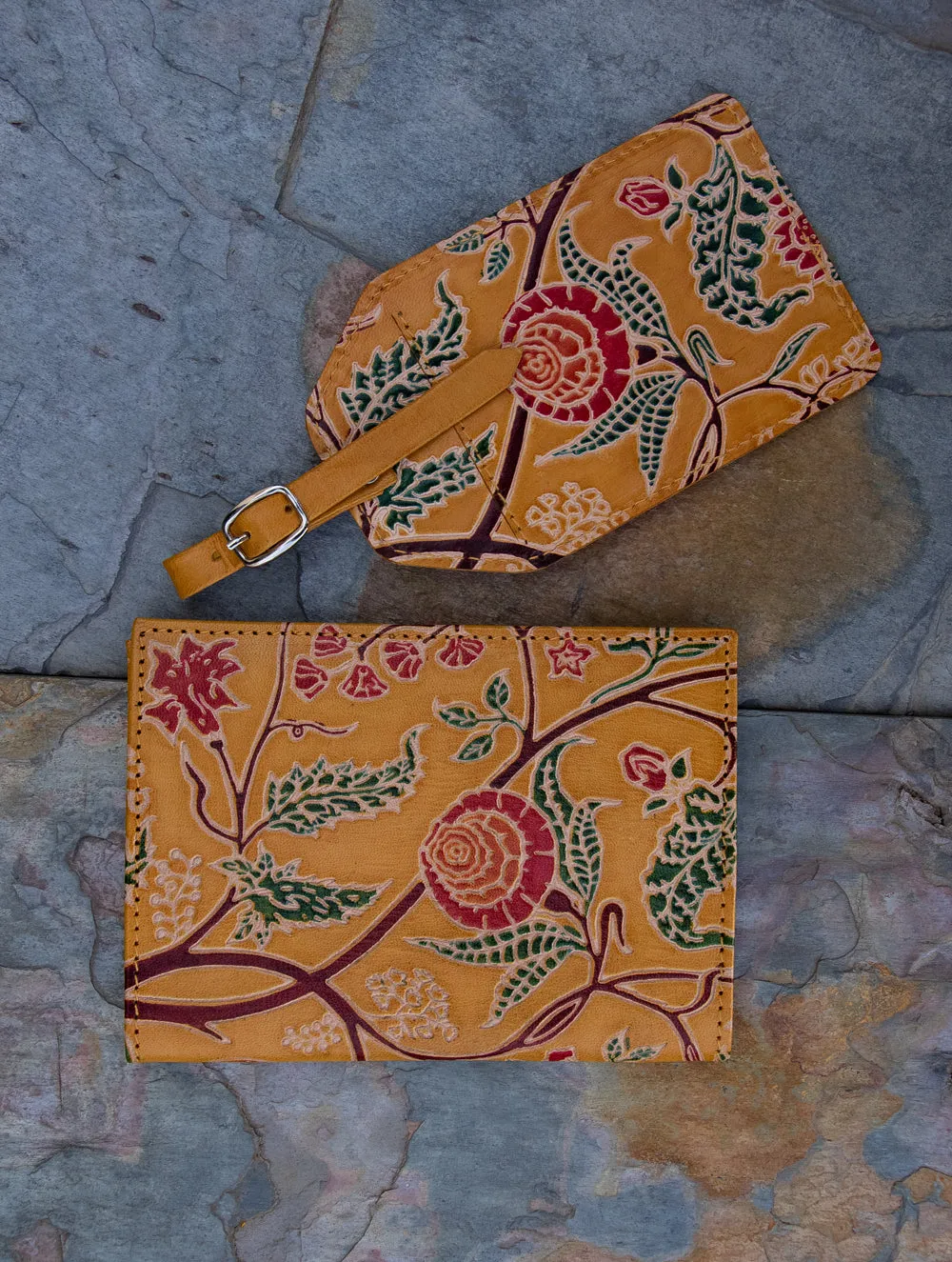 Embossed Leather Travel set - Passport cover & Luggage tag