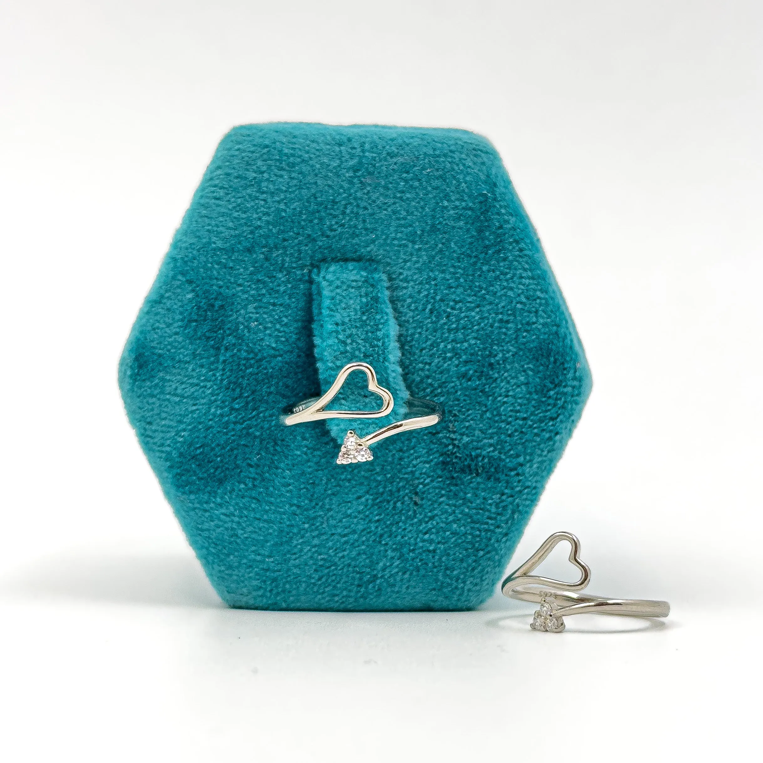 Little hearts toe ring
