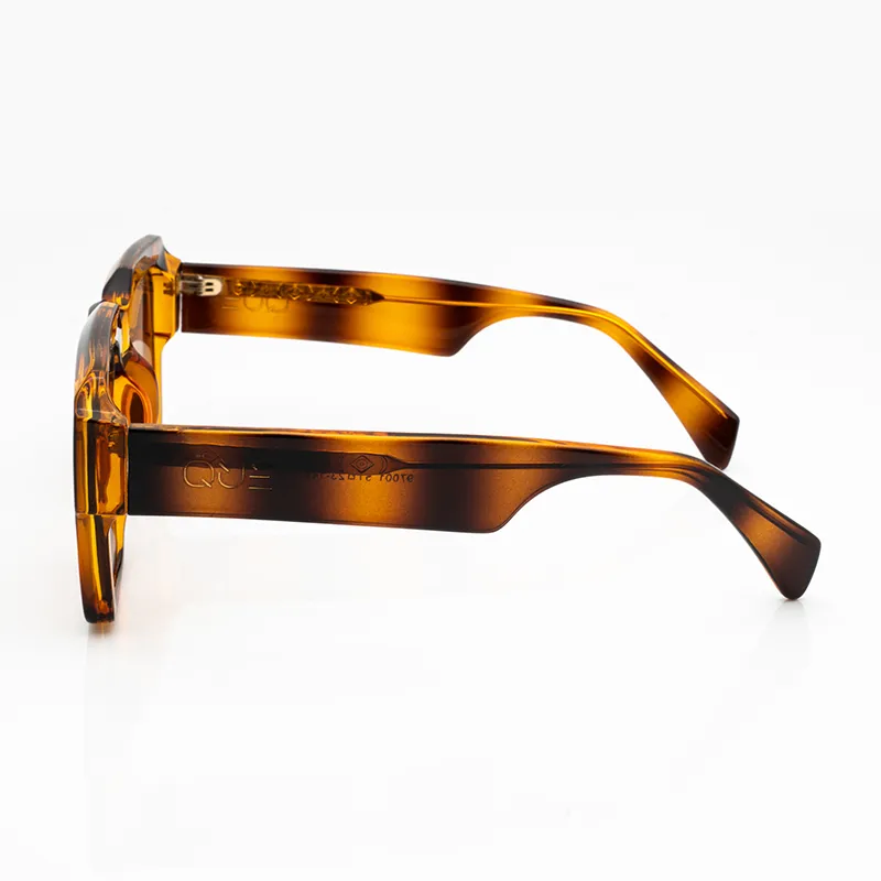 QUE BOLD FRAME