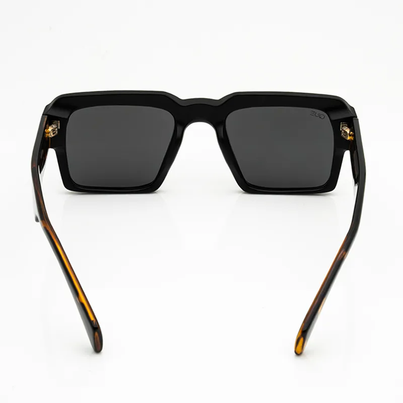 QUE BOLD FRAME