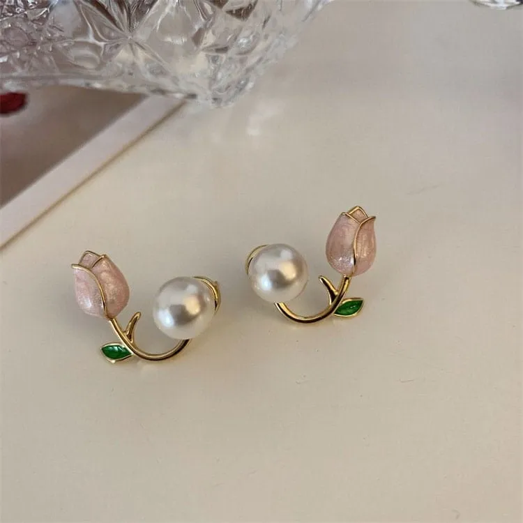 Sweet Charming Tulip Pearl Earrings