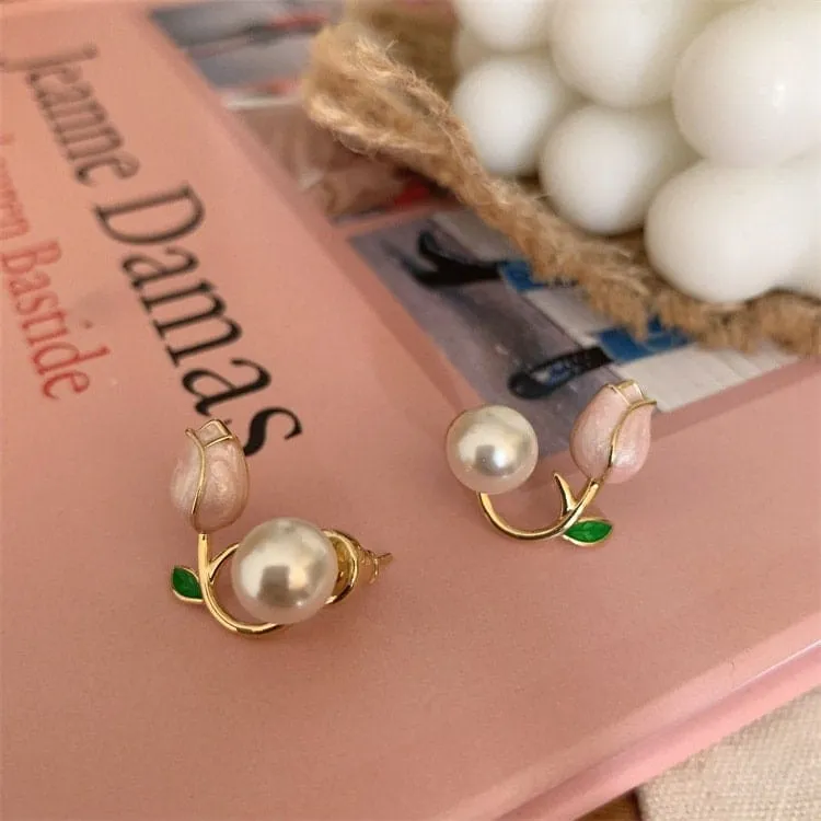 Sweet Charming Tulip Pearl Earrings