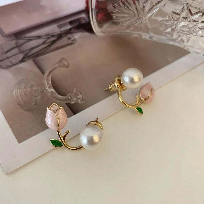 Sweet Charming Tulip Pearl Earrings