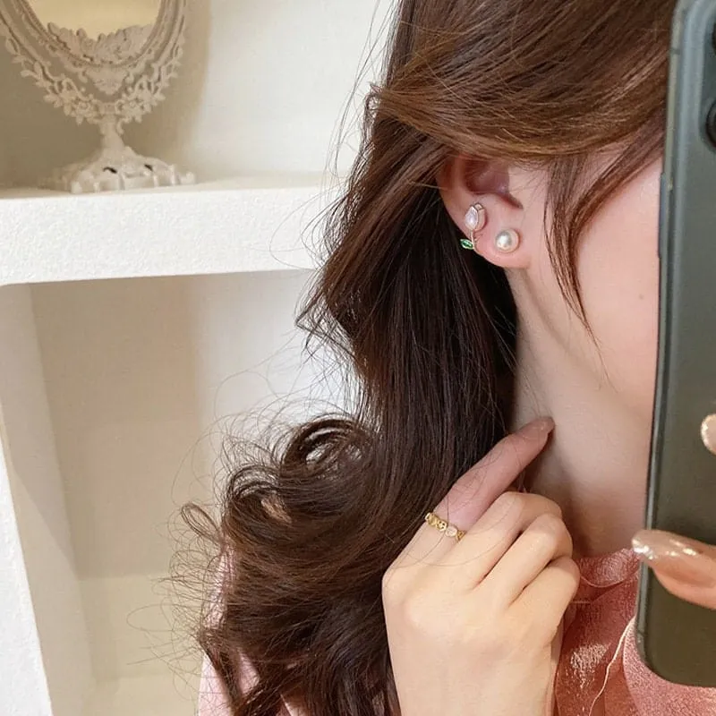 Sweet Charming Tulip Pearl Earrings