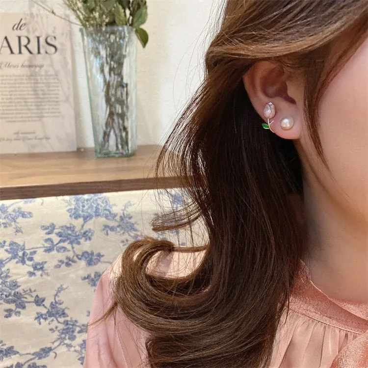 Sweet Charming Tulip Pearl Earrings