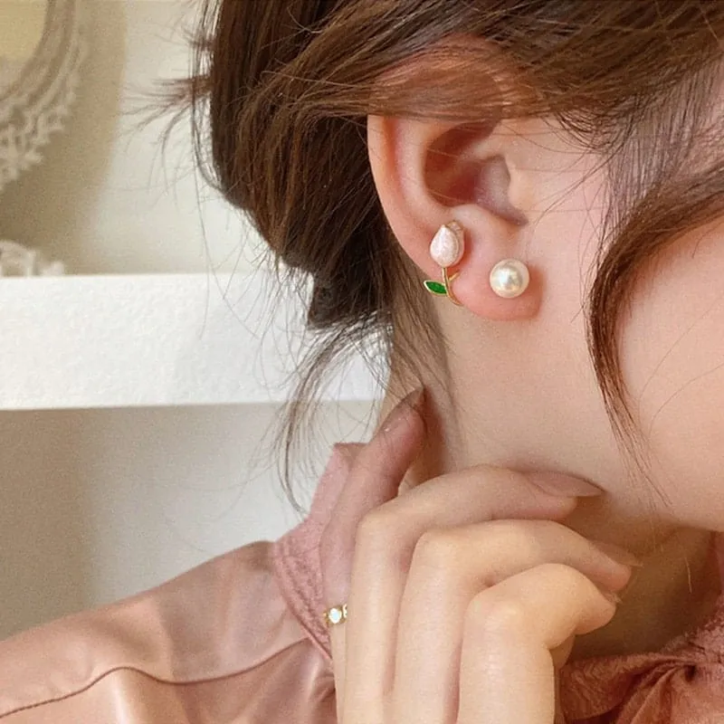 Sweet Charming Tulip Pearl Earrings